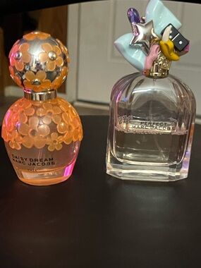 2 half full Marc Jacobs Daisy Dream Women's Eau de Parfum - Orange